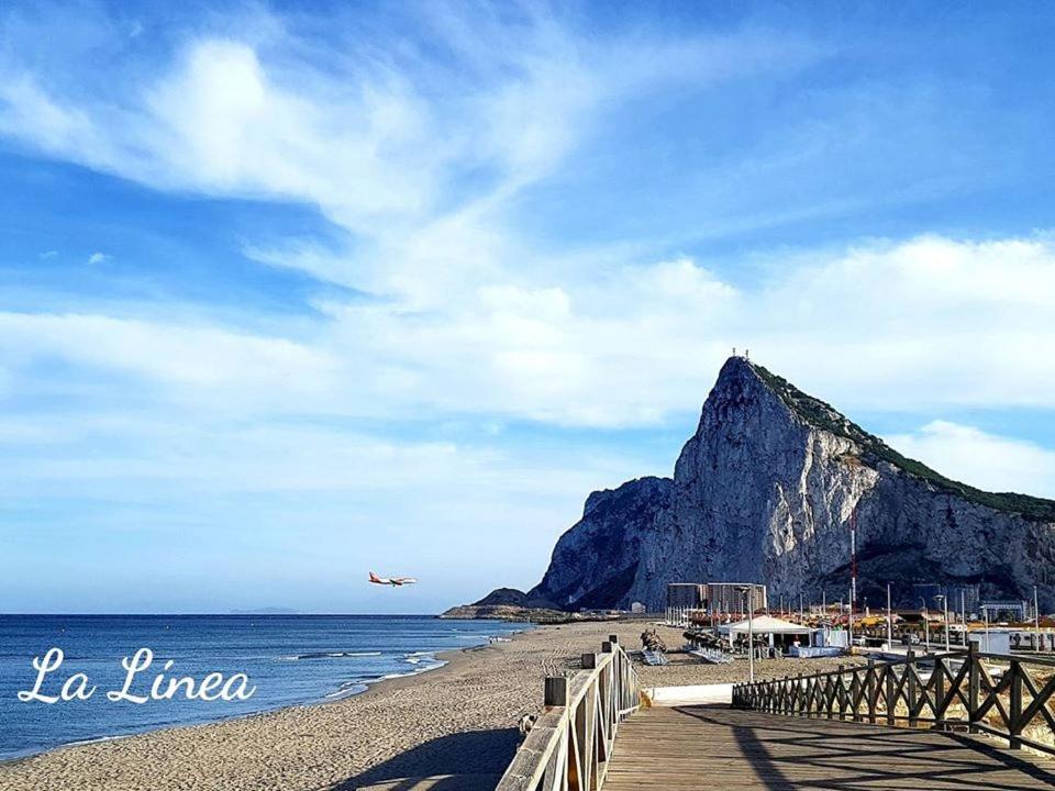 Practico Apartamento A 5 Min Andando De Gibraltar Y El Centro, Frente Al Mar La Línea de la Concepción Exterior foto